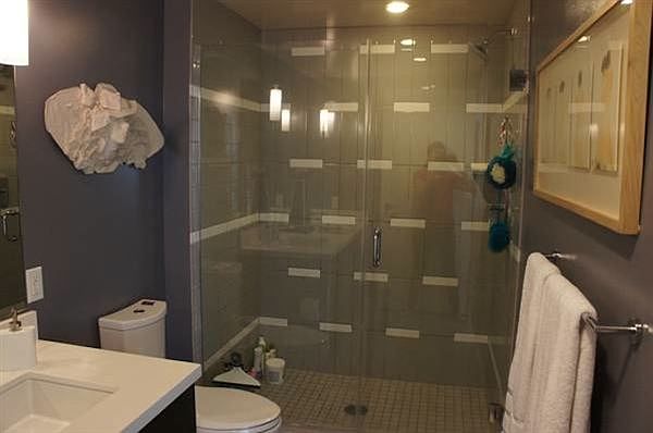 435 Mission Bathroom