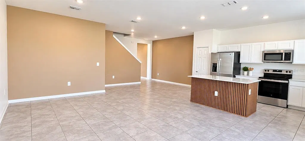Nine Iron Dr, Davenport — Photo 2