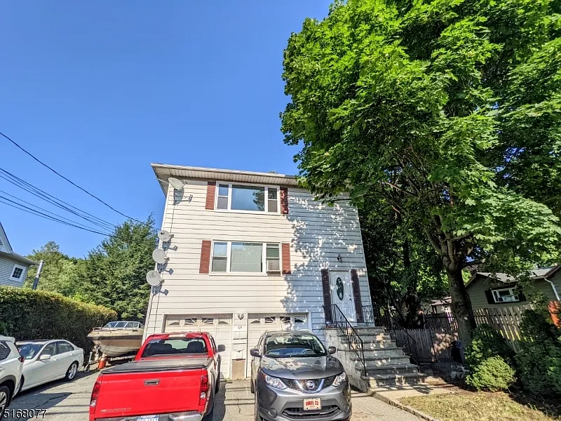 105 Ringwood Ave photo 1