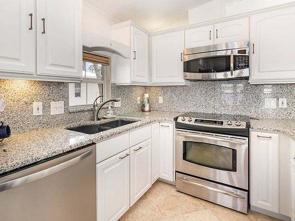 3rd image of 3048 Crystal Lake Dr #3048