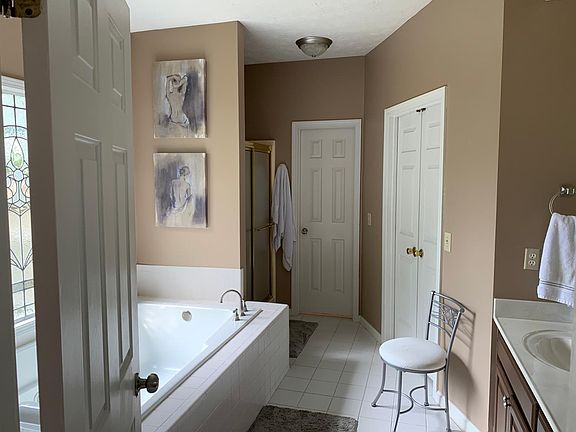 2nd image of 1565 Meadow Oak Dr