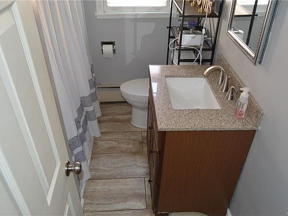 3rd image of 2753 Orleans Ave