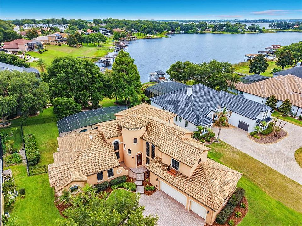 1st image of 806 JOHNS POINT DRIVE
