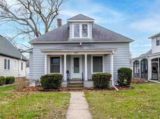 2805 E 18th St, Davenport, IA 52803