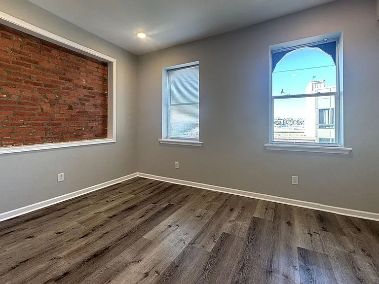 3232 Berks Street — Photo 4