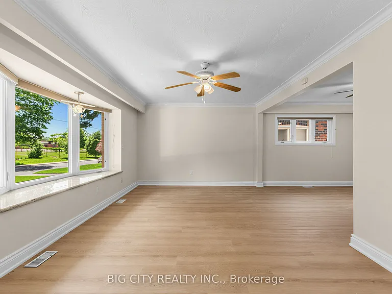 30 Lozoway Dr — Photo 4