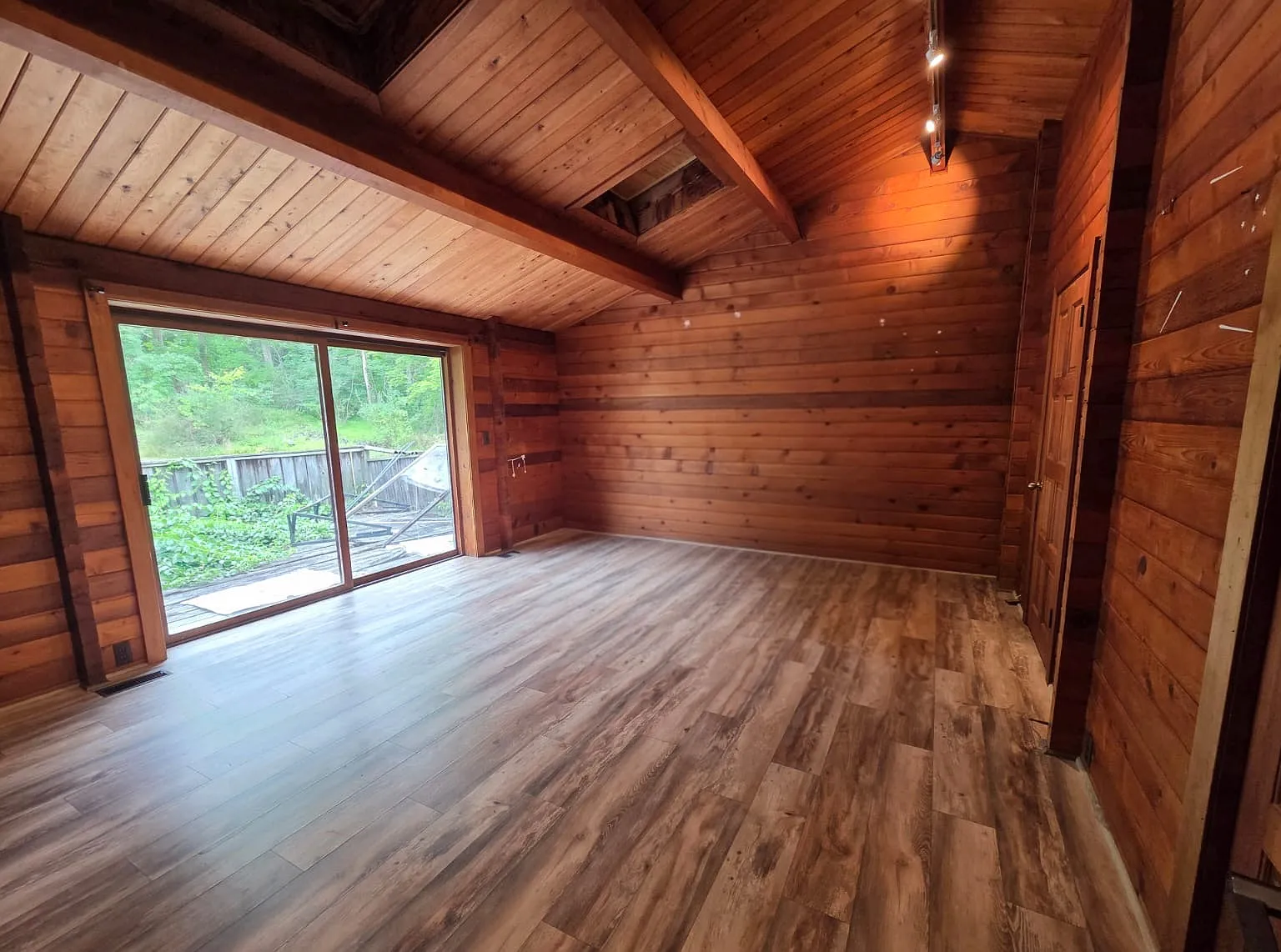 4 bed, $4,000 — Photo 2
