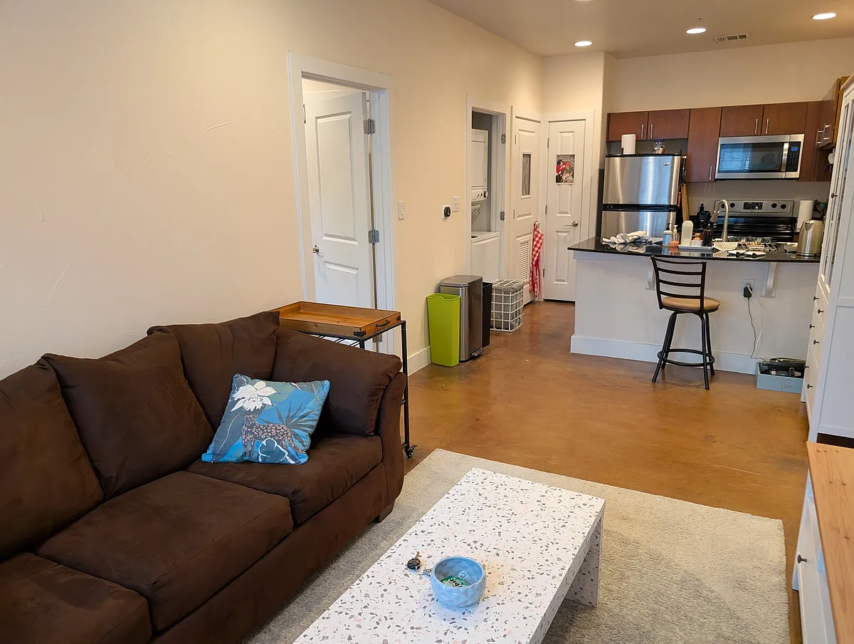 Building Photo - 1807 Poquito St #28