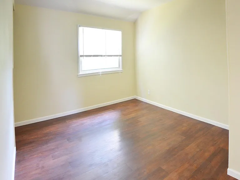 25 Cannon Rd — Photo 3