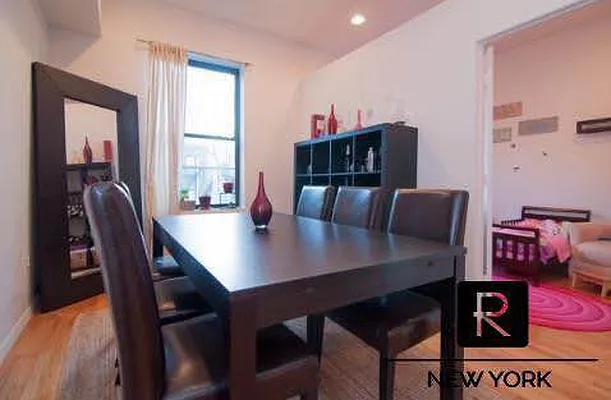 Rented by R New York | media 4