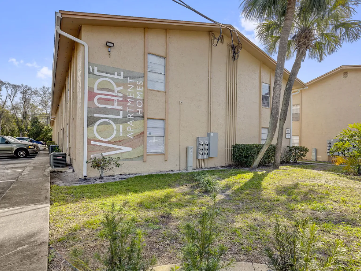 VOLARE APARTMENTS — Photo 1