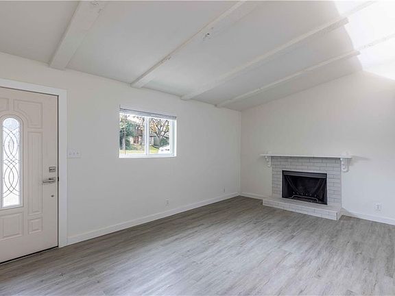 4th image of 2714 Parker Ln #B