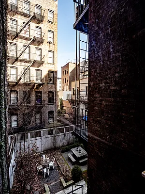 Rented by City Connections Realty | media 8