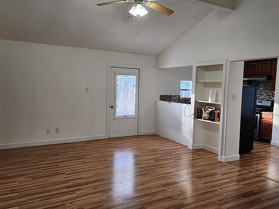 4th image of 2509 Sam Houston Dr