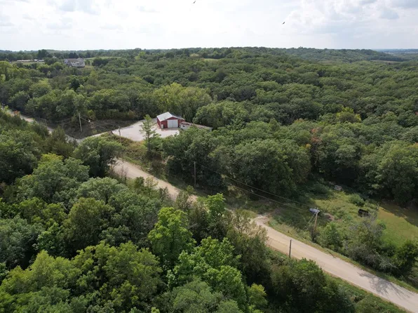 16523 320th Way, Earlham, IA 50072