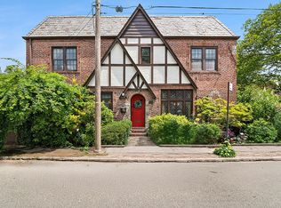 9001 68th Ave, Flushing, NY 11375