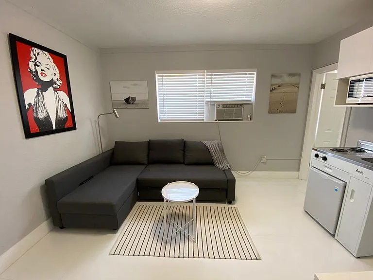 4140 SW 13th Ter #5 — Photo 7