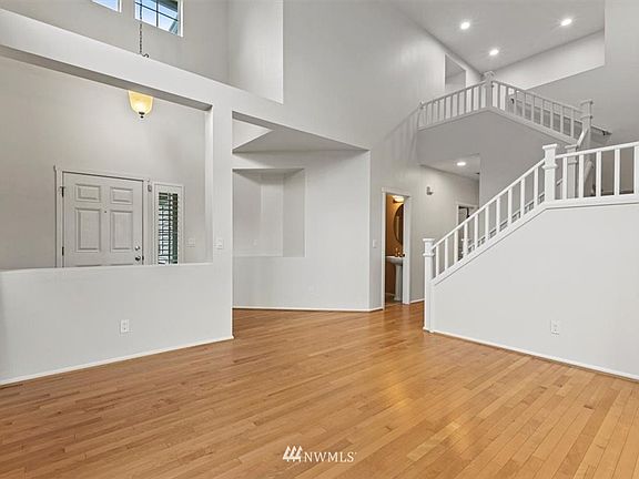 4th image of 12730 69th Dr SE