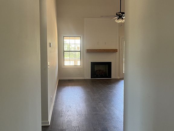 3rd image of 1527 Fredrick Dr
