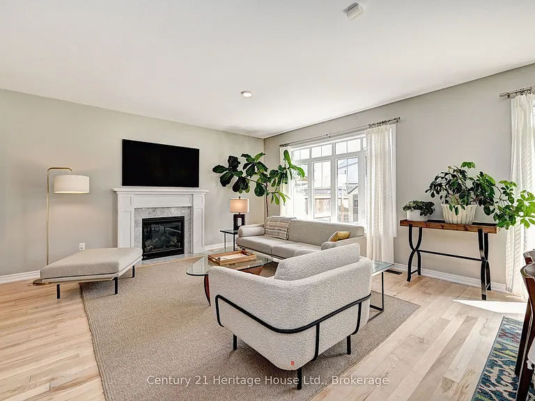 219 Falconridge Dr — Photo 9