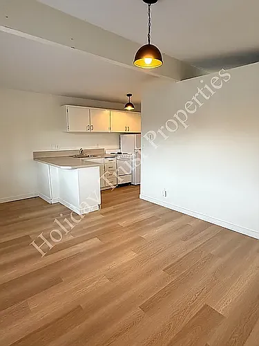 422 East Bay — Photo 12