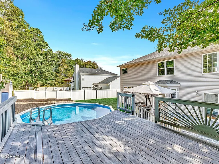 66 Diamond Ln — Photo 2
