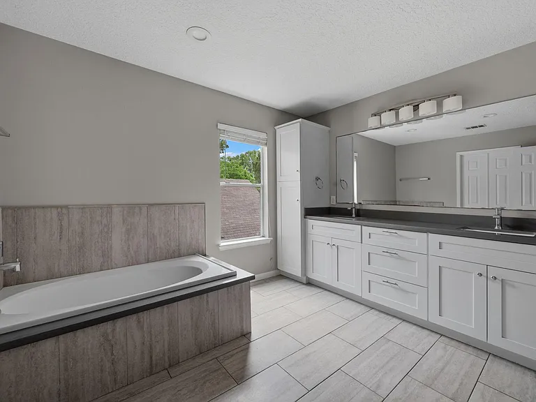 5819 Forest Timbers Dr — Photo 18
