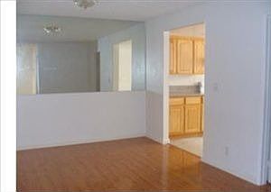 4th image of 823 E Newmark Ave APT B