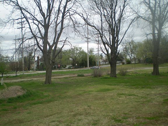 3rd image of 515 NE 14th St