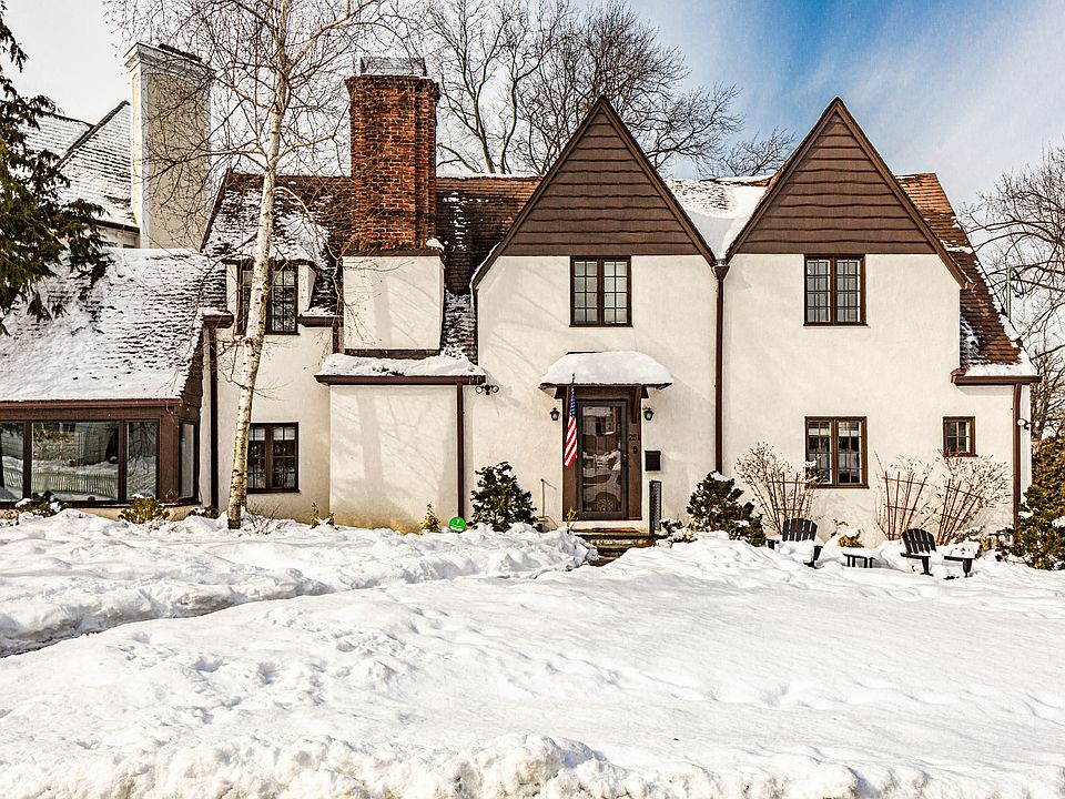 251 Pondfield Road W