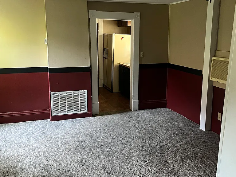 302 N Thompson St — Photo 6