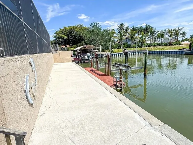 Canal / Boat Dock