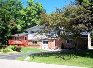 2750 Hillcrest, Wixom, MI 48393