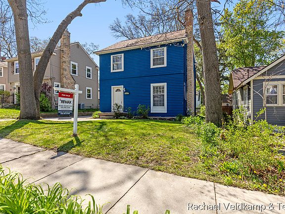 3rd image of 926 Joslin St SE