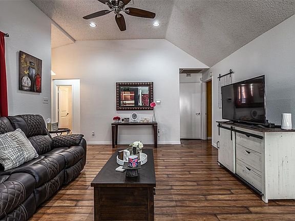 4th image of 11805 Asher Ln