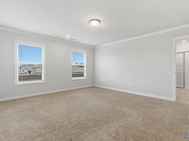 212 Paladin St — Photo 8