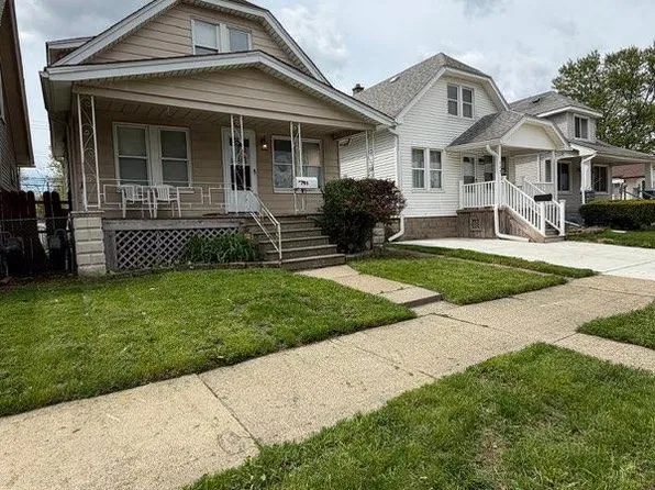 705 Cleophus Pkwy, Lincoln Park, MI 48146