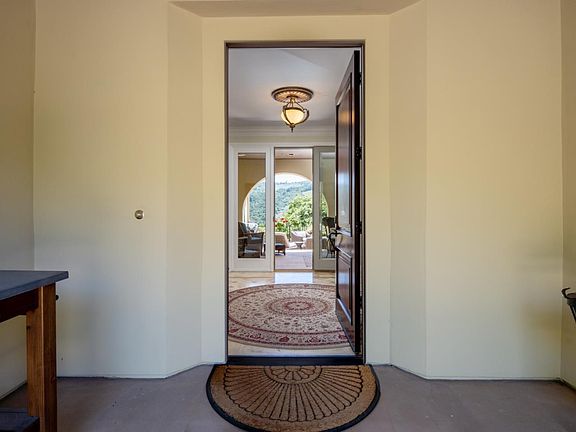 4th image of 414 Mirador Ct