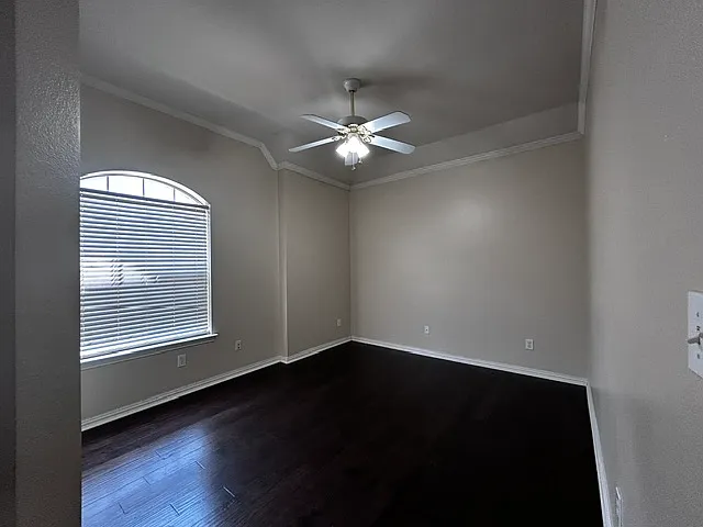 Secondary bedroom