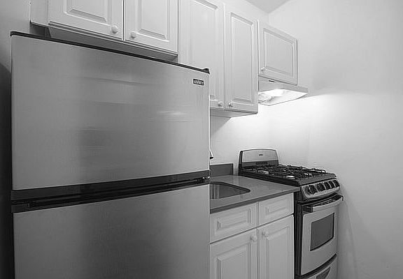 4th image of 160 W 71st St APT 11B