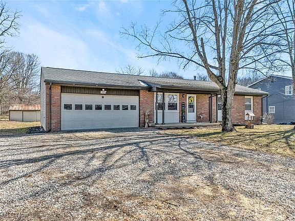 3rd image of 80 Heritage Dr