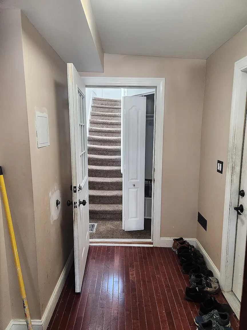 2 bed, 850 sqft, $3,000 — Photo 2