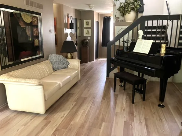 6431 Deerhurst Dr, Westland, MI 48185