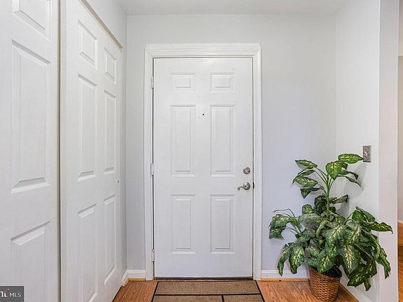 4th image of 3905 DARLEIGH ROAD #F