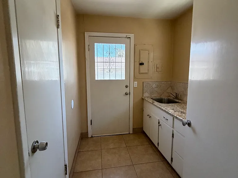 4242 N Overhiser Rd — Photo 4