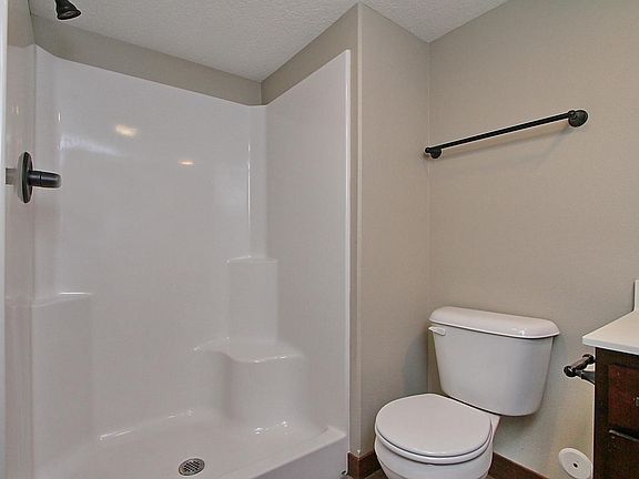 4th image of 930 Stinocher St #1