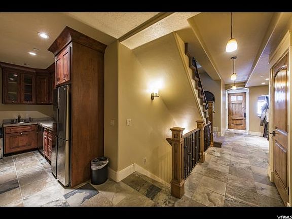 2nd image of 561 Woodside Ave
