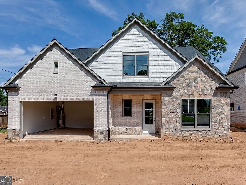 1st image of 11 Stonehedge Dr