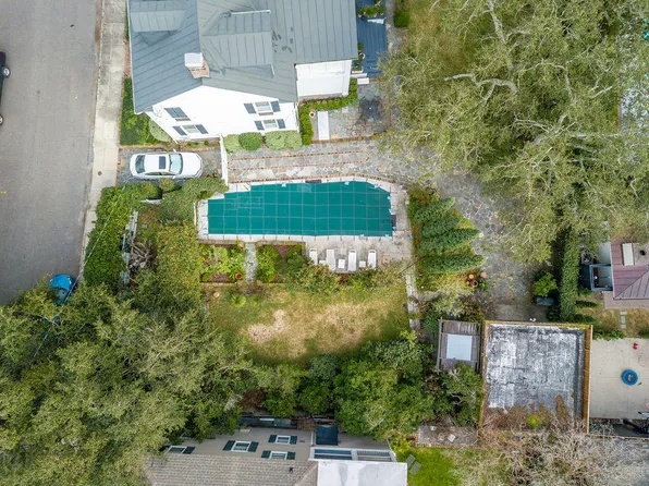 11 Lowndes St, Charleston, SC 29401