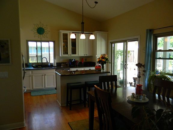 5th image of 860 C St
